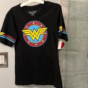 Wonder Woman graphic tee!!